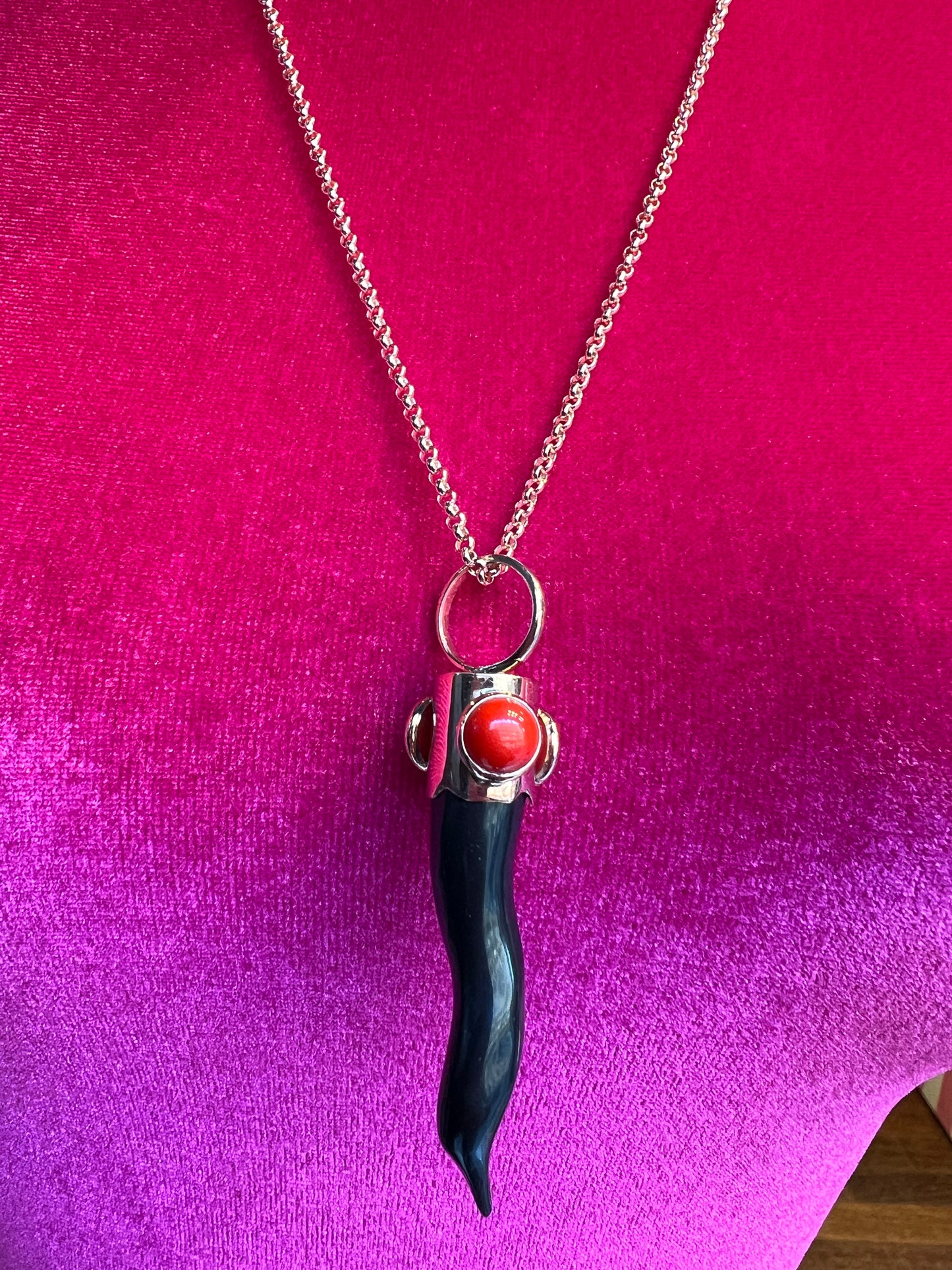 Collana lunga argento rosa corno onice con cabochon corallo