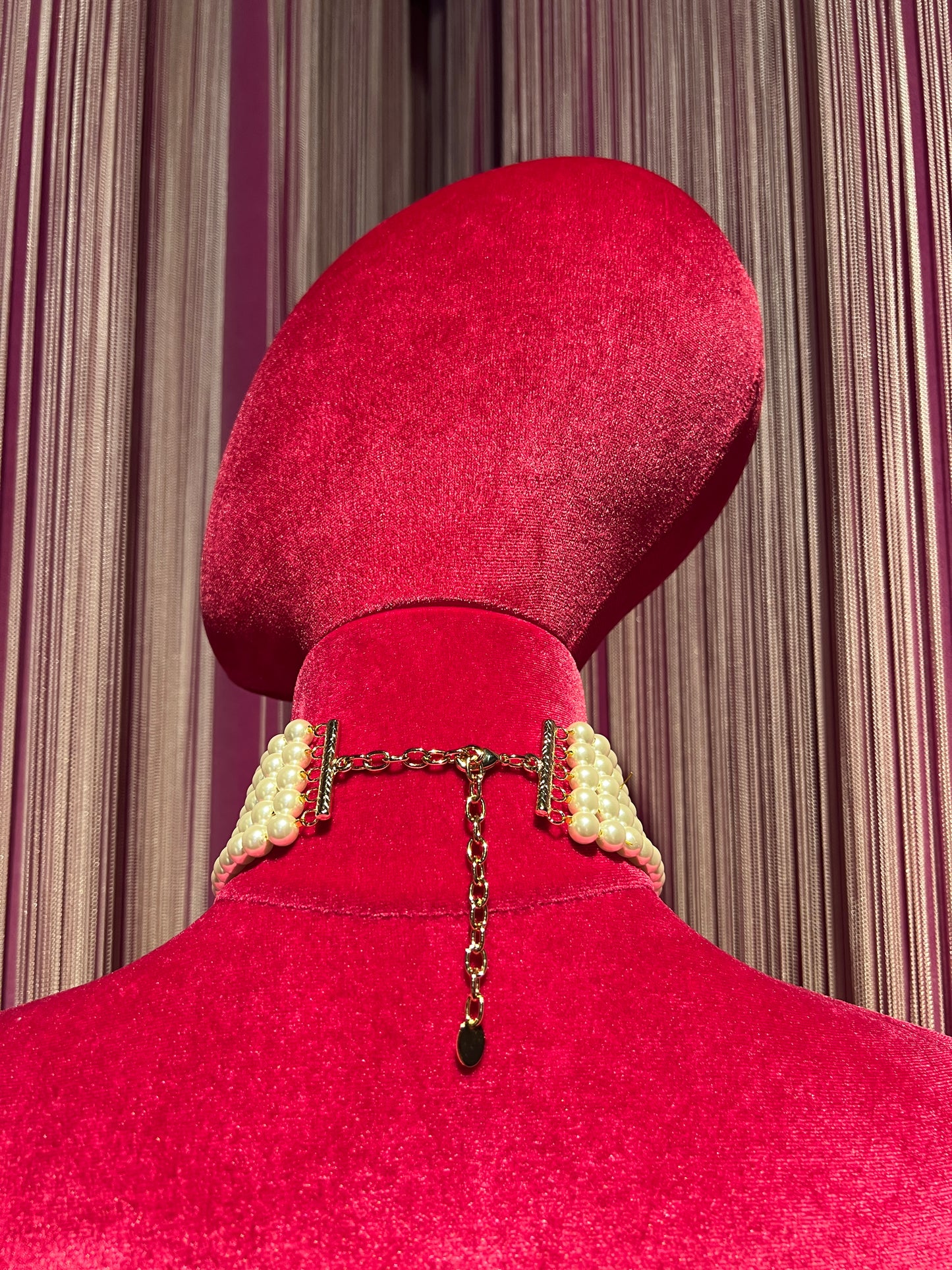 Choker perle con api di strass colorate