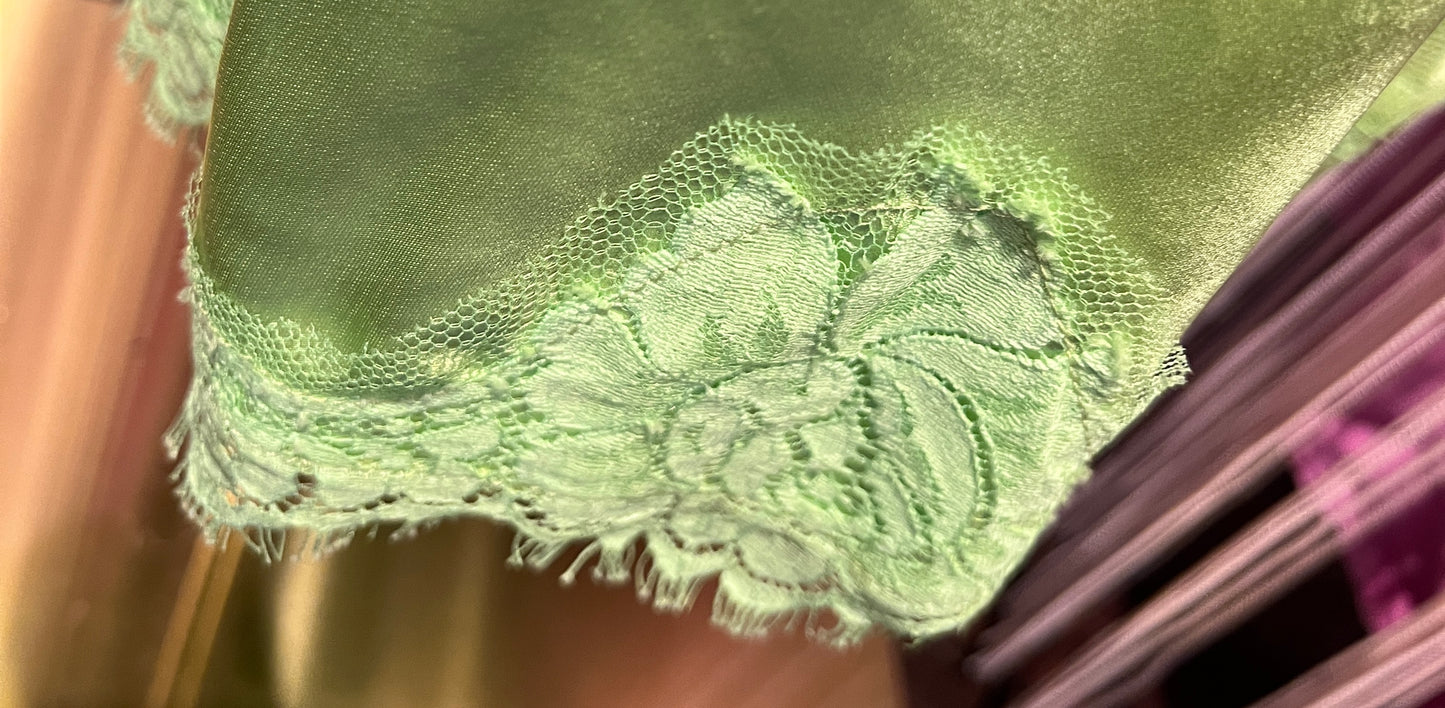 Pink memories -40%gonna sirena con pizzo verde fluo