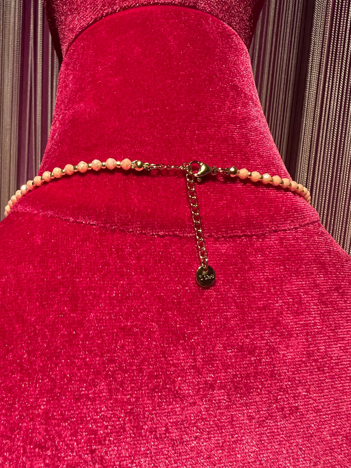 Manuela Ajo’ creazioni collana girocollo perline rosa charms perle ,cuore scritta love u , charms camperos