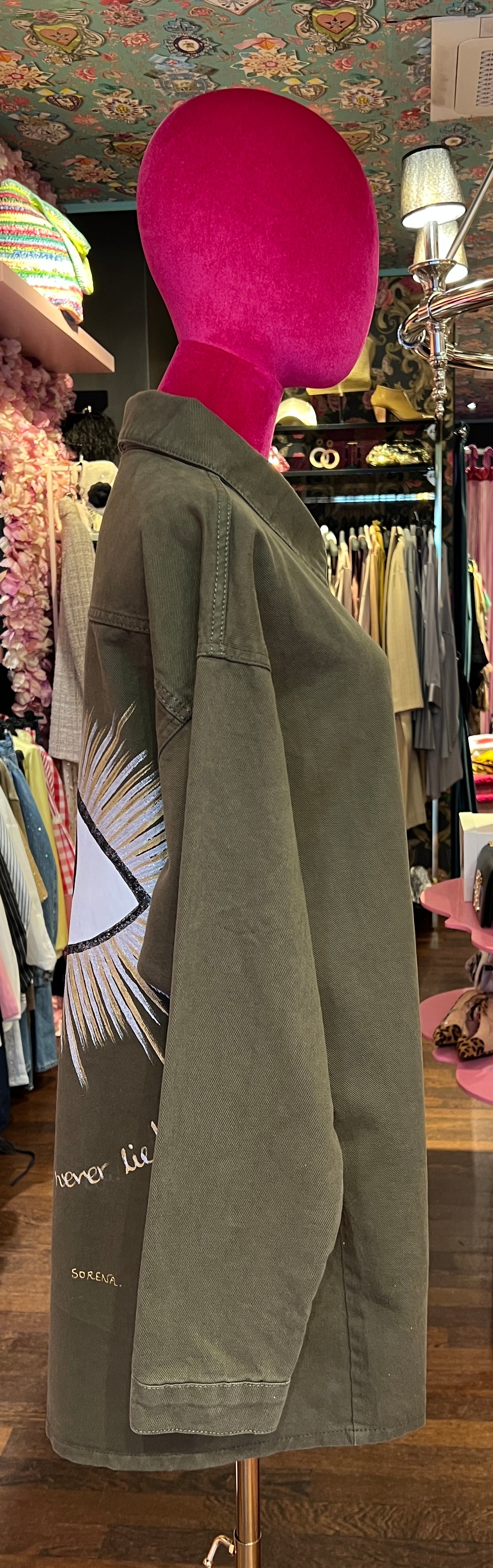 Sorena giacca camicia denim verde militare con occhio dipinto a mano posteriore
