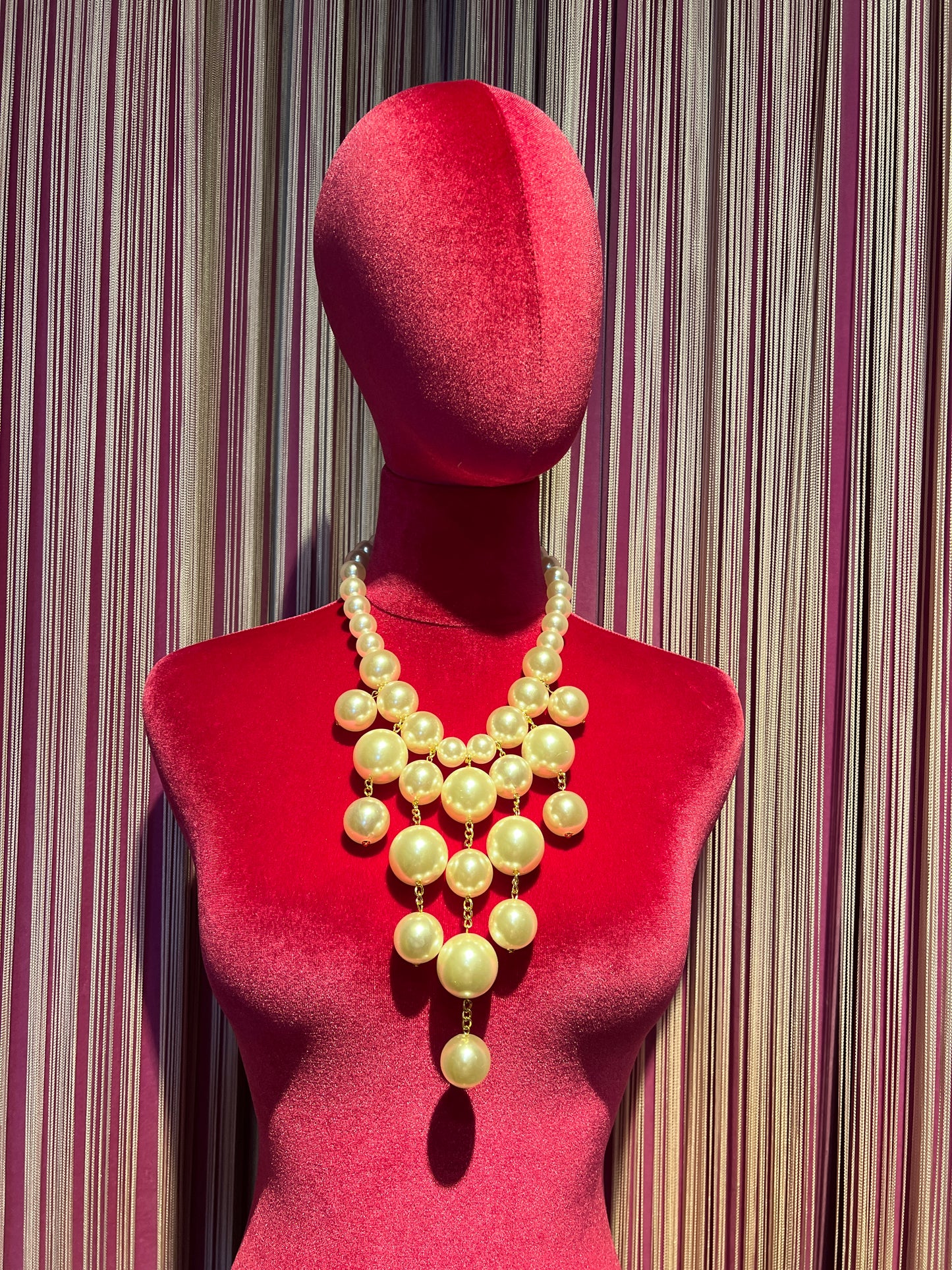 Collana girocollo con perle grandi