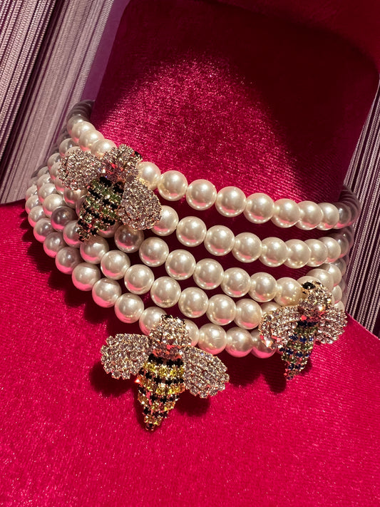 Choker perle con api di strass colorate
