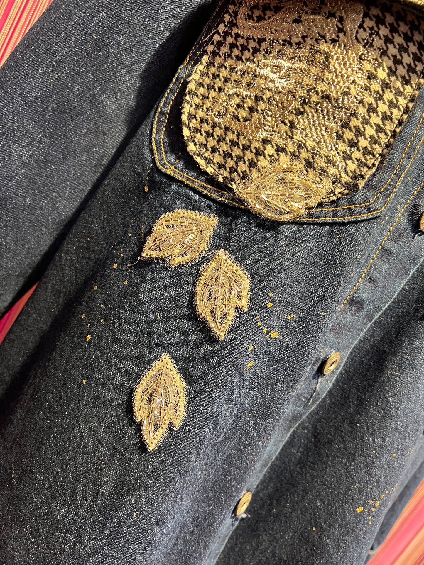ABpink🩷 giacca camicia con stoffa vintage e tessuto pied dí poule sulle tasche con patch