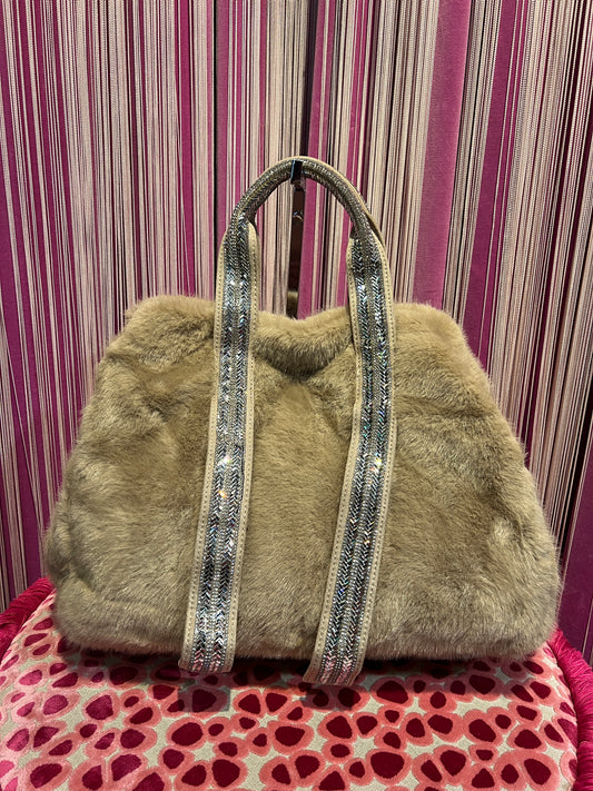 Borsa ecopelliccia beige due manici con Swarovski e pochette