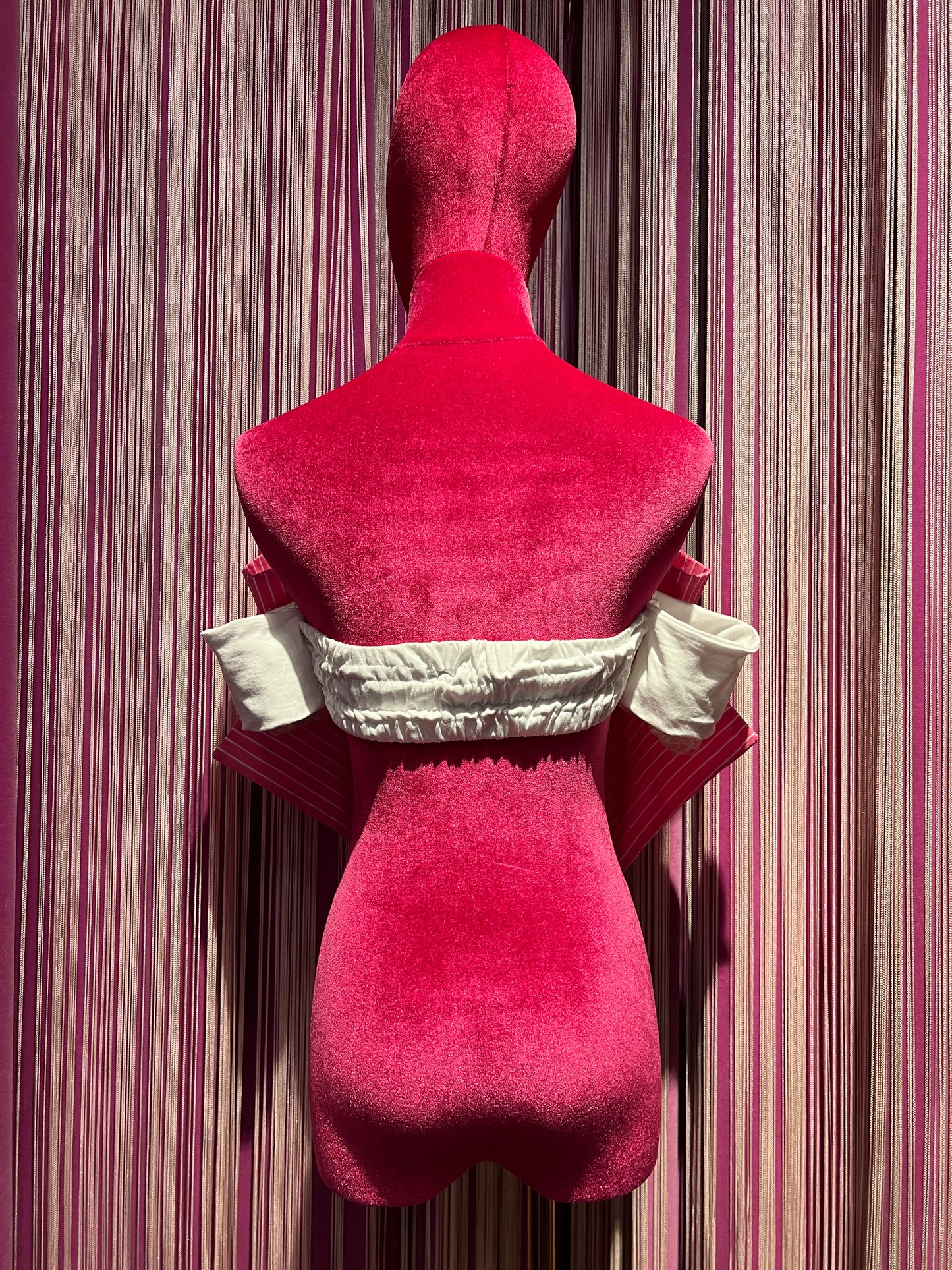 Gina Gorgeous top con fiocco a righe rosa e bianco