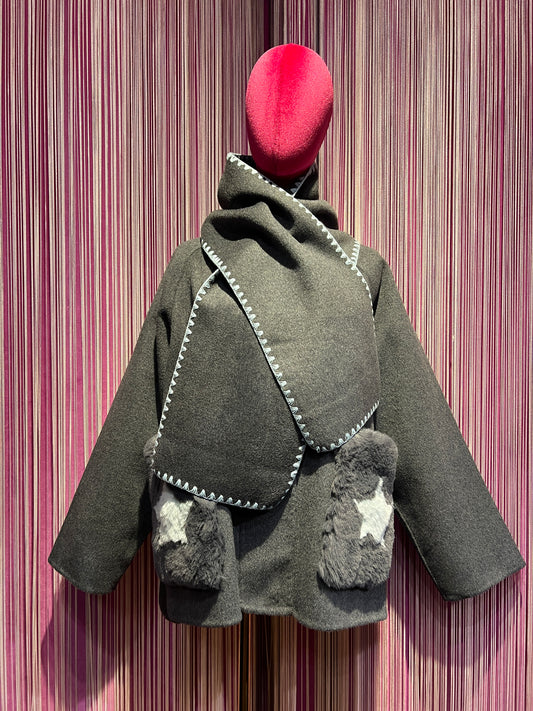 Sincere Paris giacca cappotto con sciarpa rimovibile grigio scuro tasche ecopelliccia con stelle