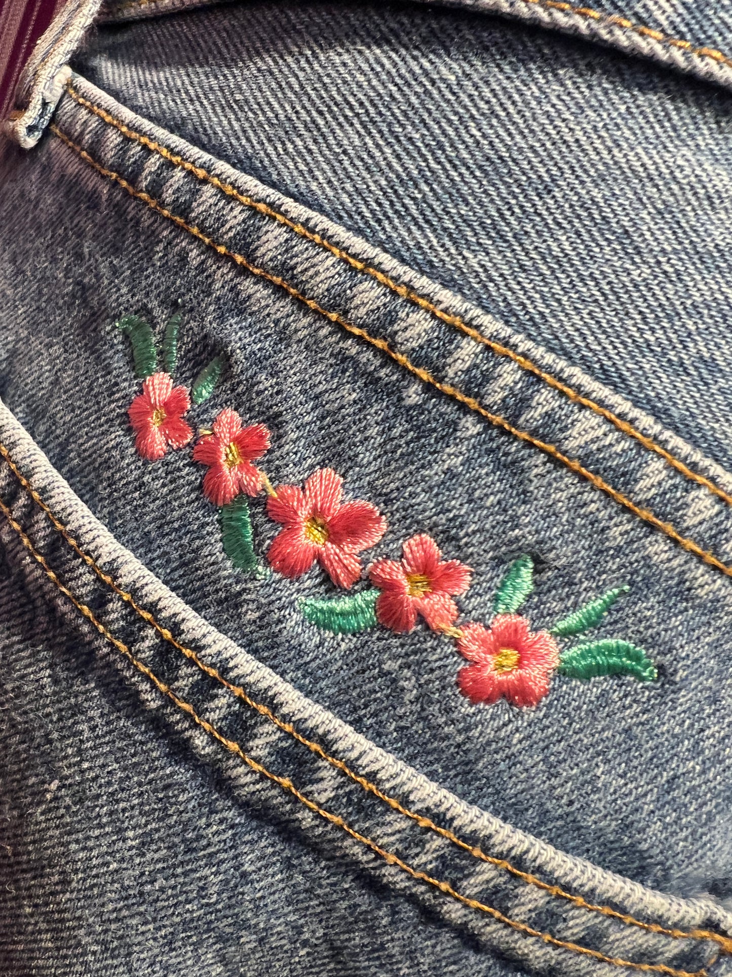 5Progress jeans tg M levi’s vintage modello 501 , tessuto fermo , con fiori ricamati