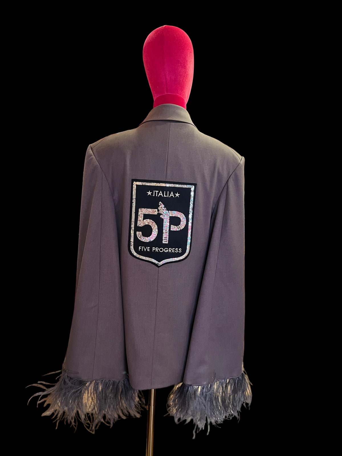 5 Progress giacca doppiopetto con maniche a kimono con marabou patch sul dietro