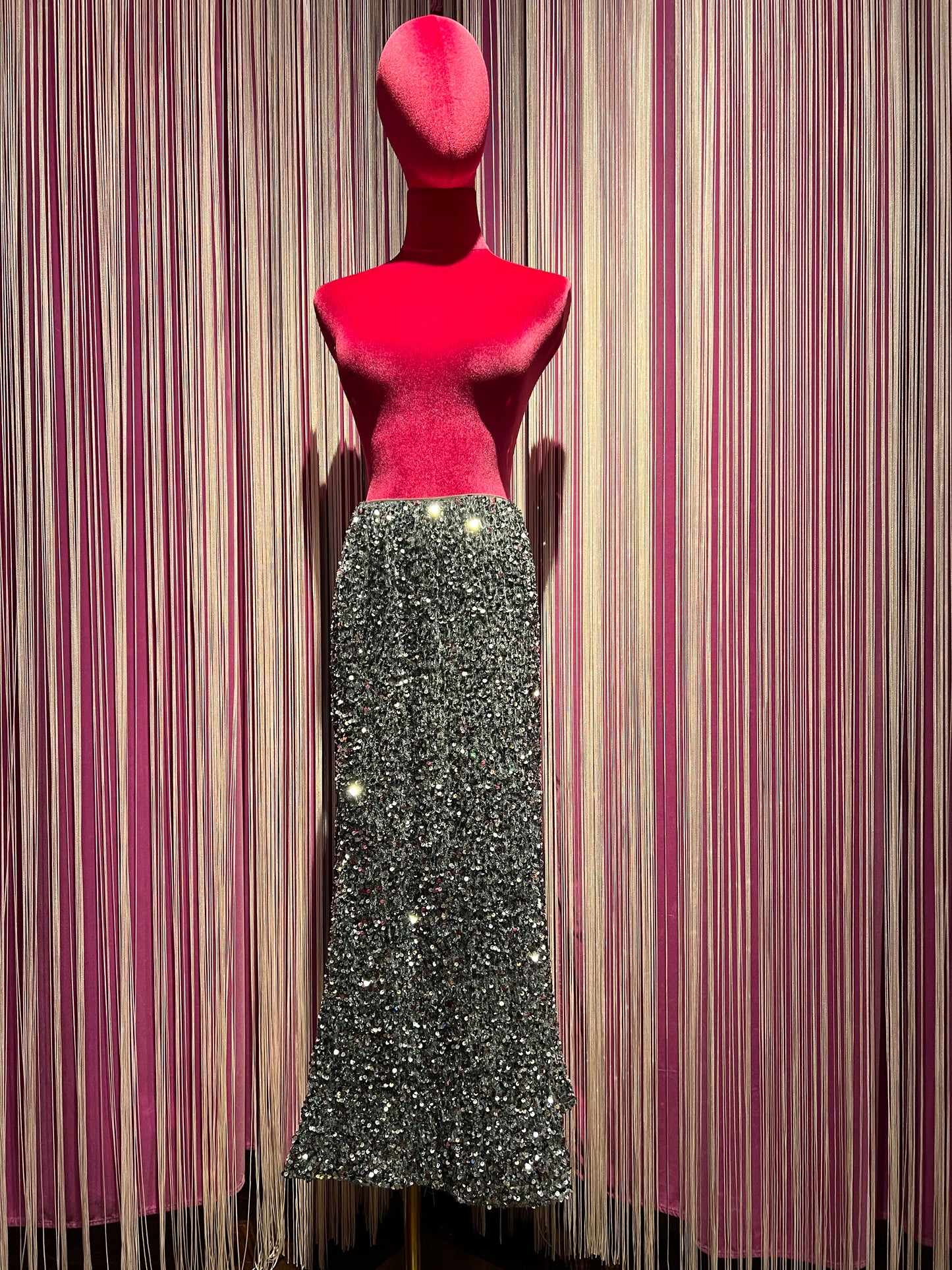 Love & roses meno 20%gonna lunga paillettes argento