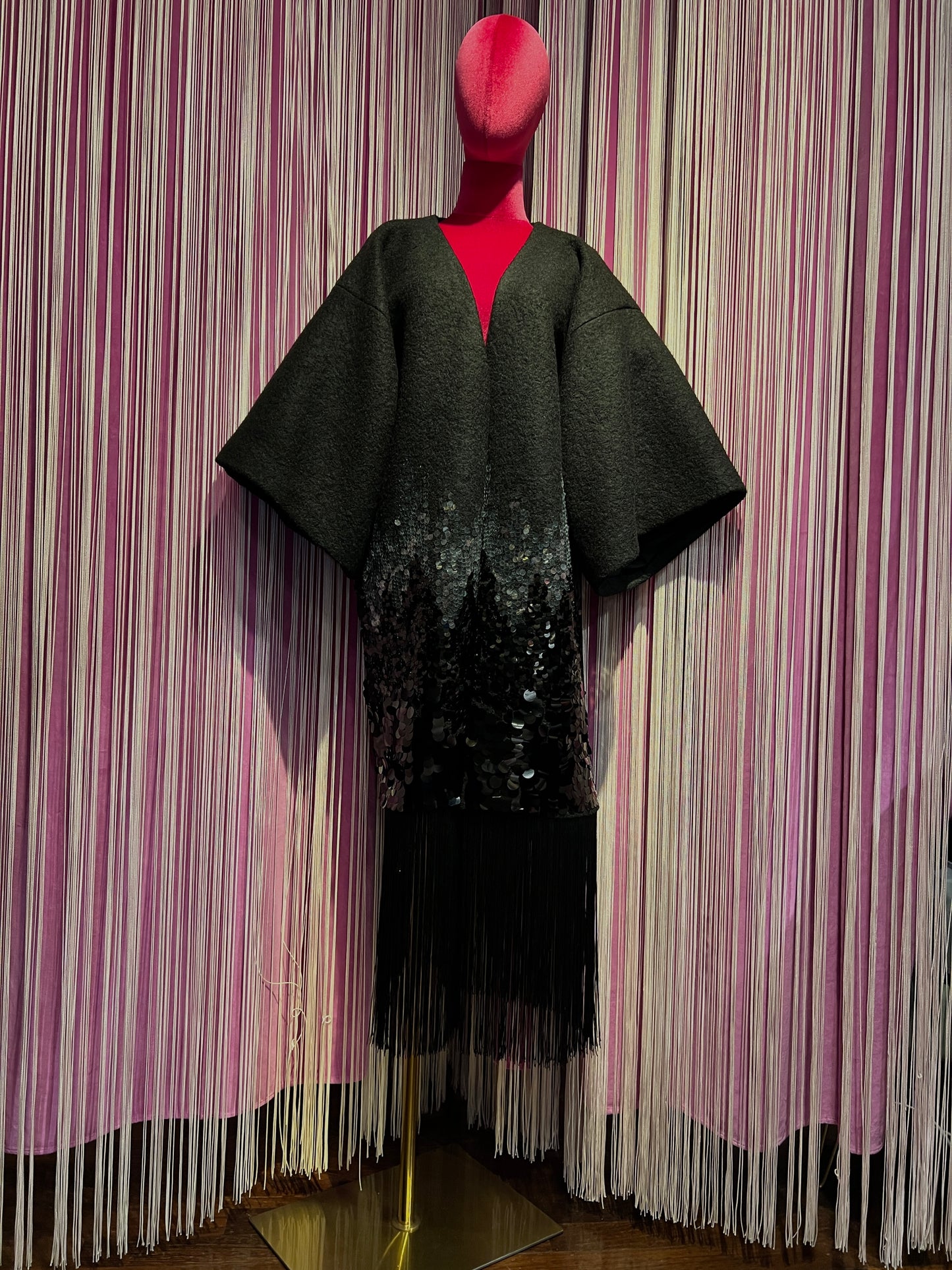 Dahlo cappotto manica kimono con frange e paillettes