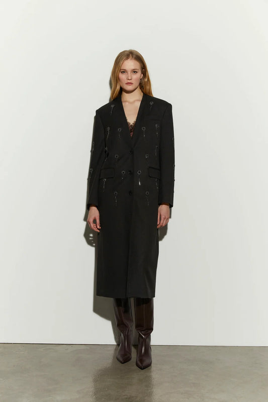 Isabelle Blanche Paris cappotto nero lungo senza collo con ricami strass