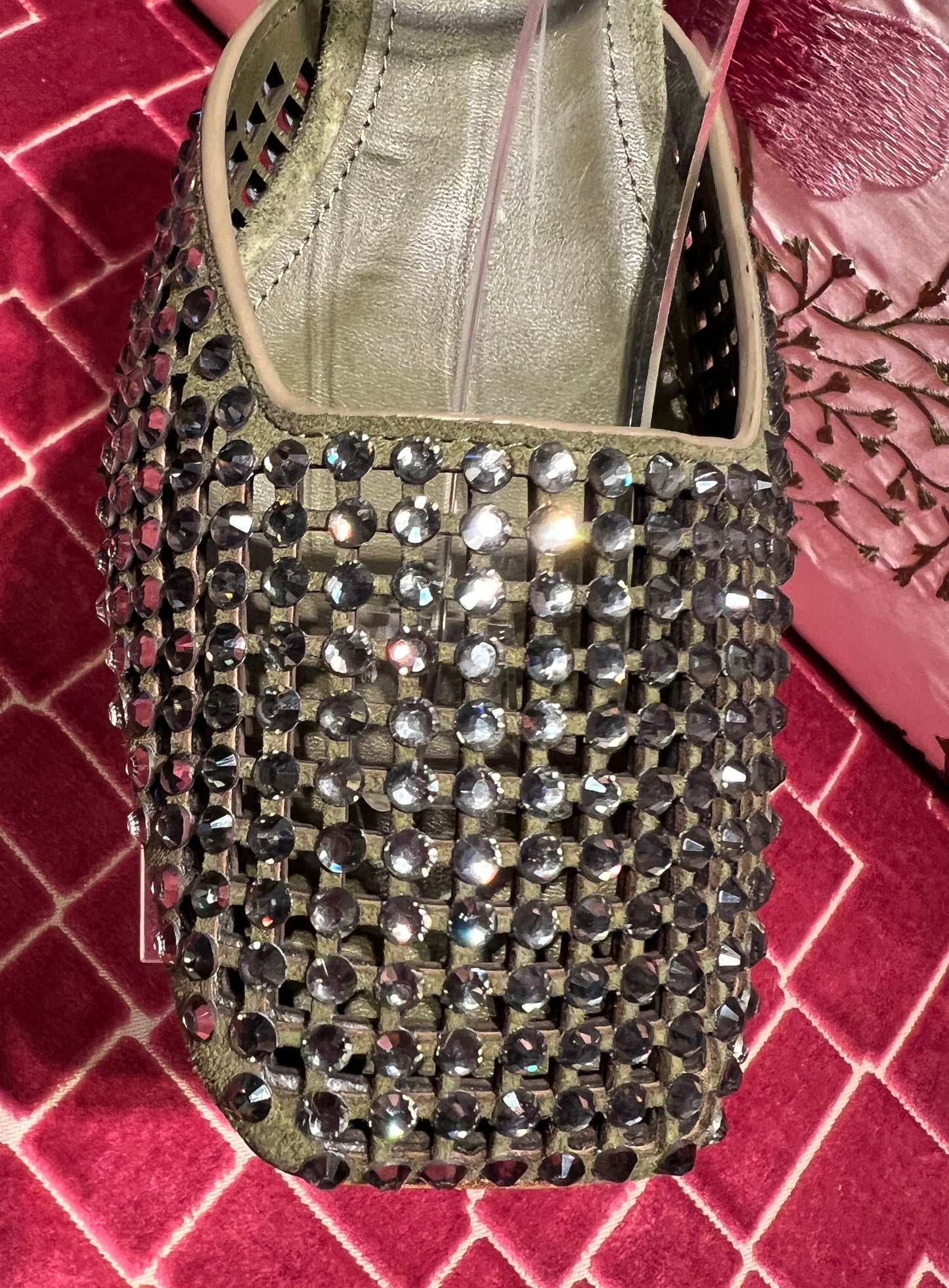 Lola Cruz sconto-50% sandalo verde kaki cristalli sulla punta