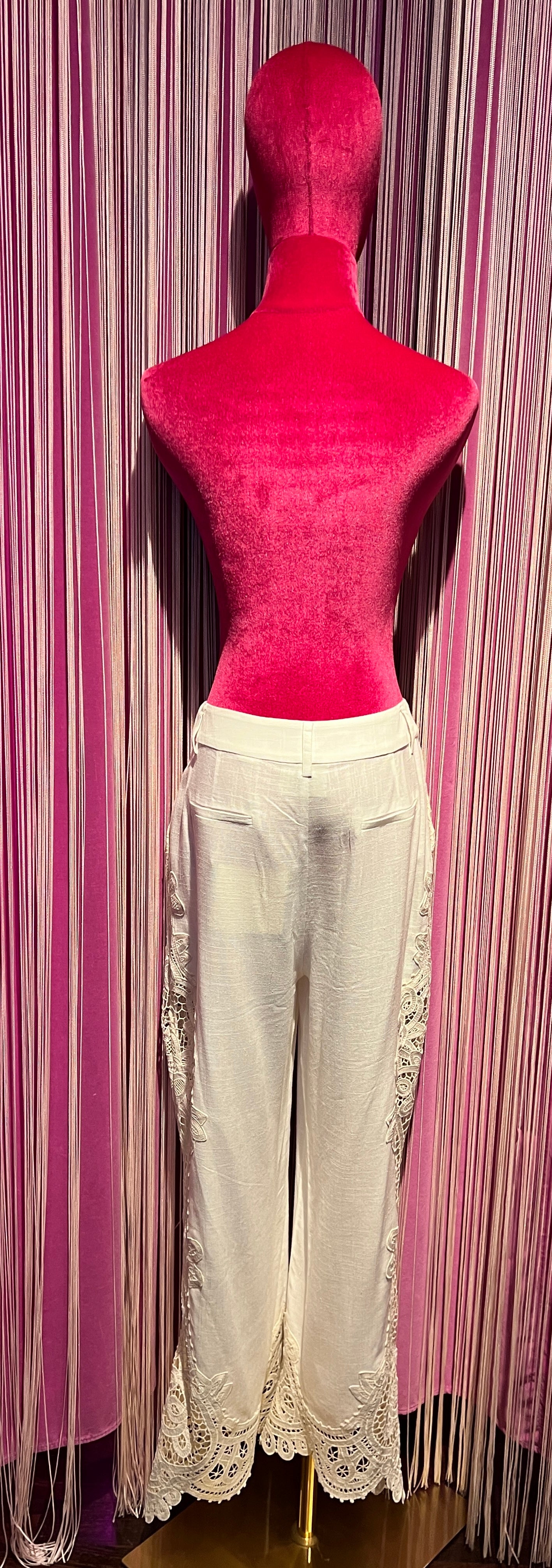 Amosa -50% di sconto pantalone panna con pizzo laterale e sul fondo