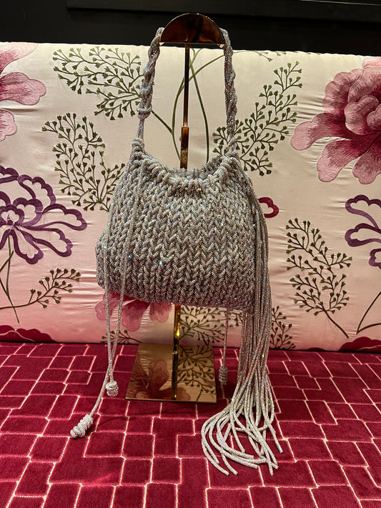 Borsa motivo intrecciato cristalli aurora boreale con frange cristalli