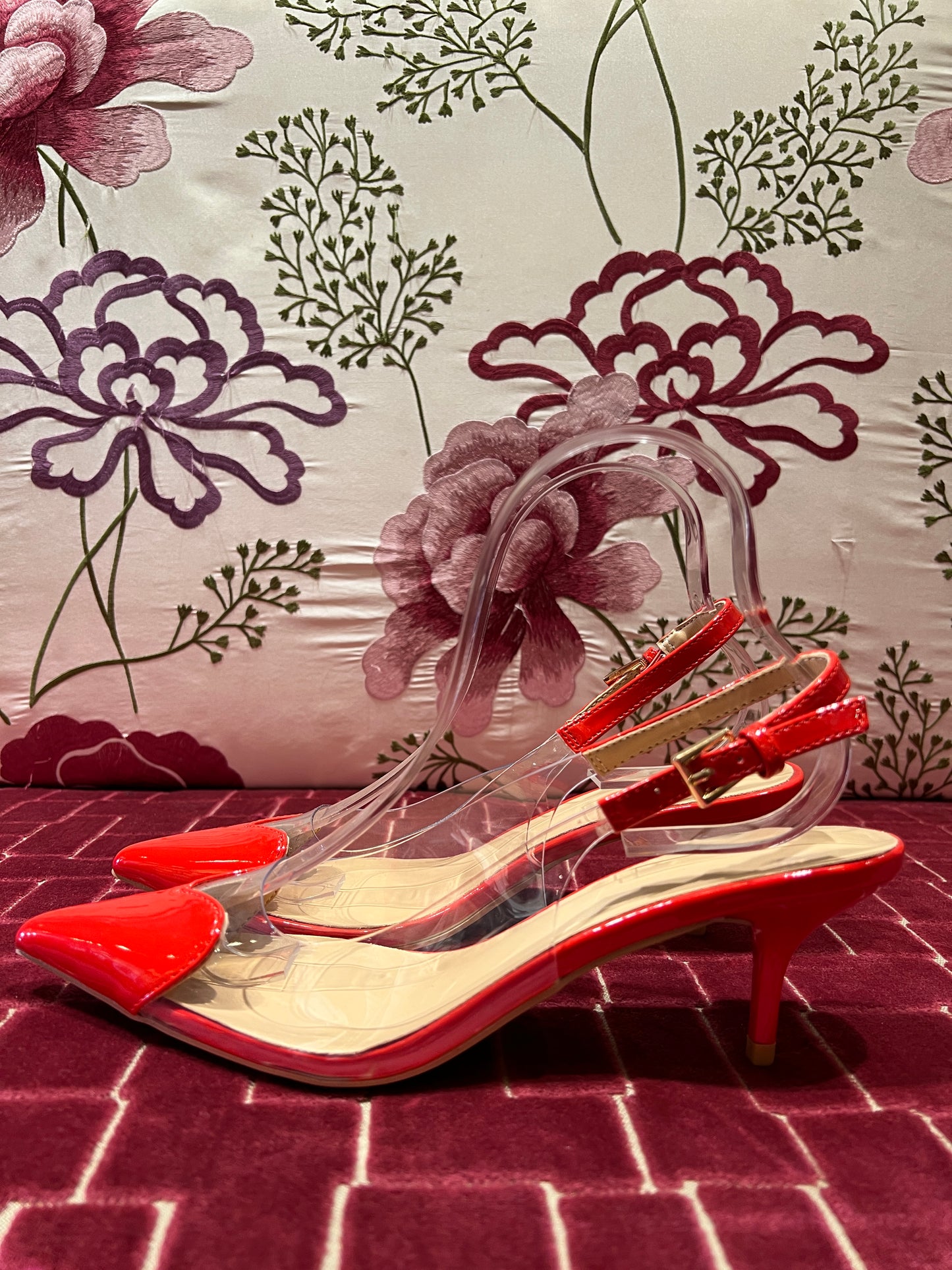 Slingback cuore , colore rosso vernice e pvc
