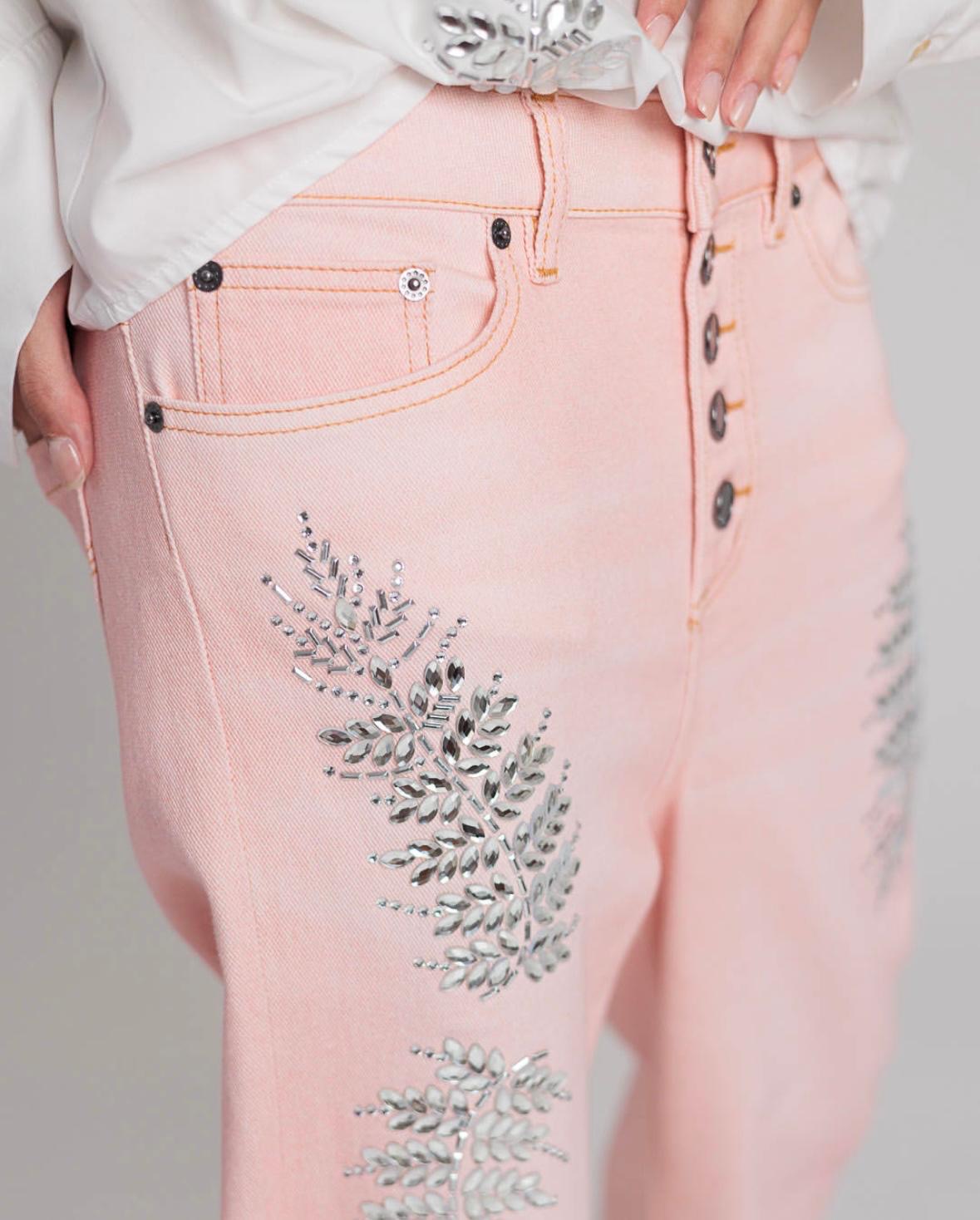 Rossano Perini jeans modello loose rosa pesca con foglie di luce