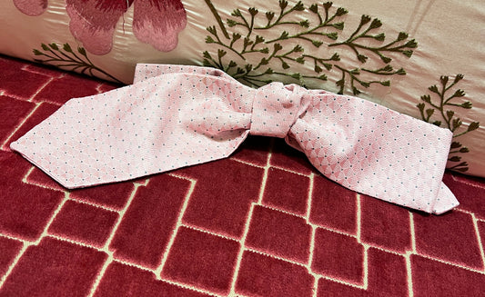 Myths spilla fiocco rosa