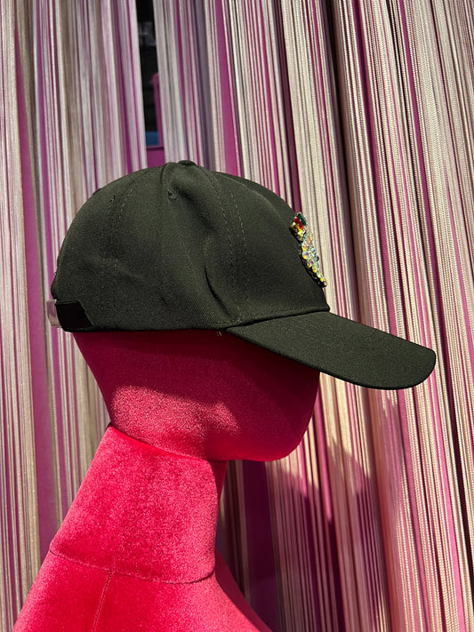 Cappello con visiera nero con applicazione