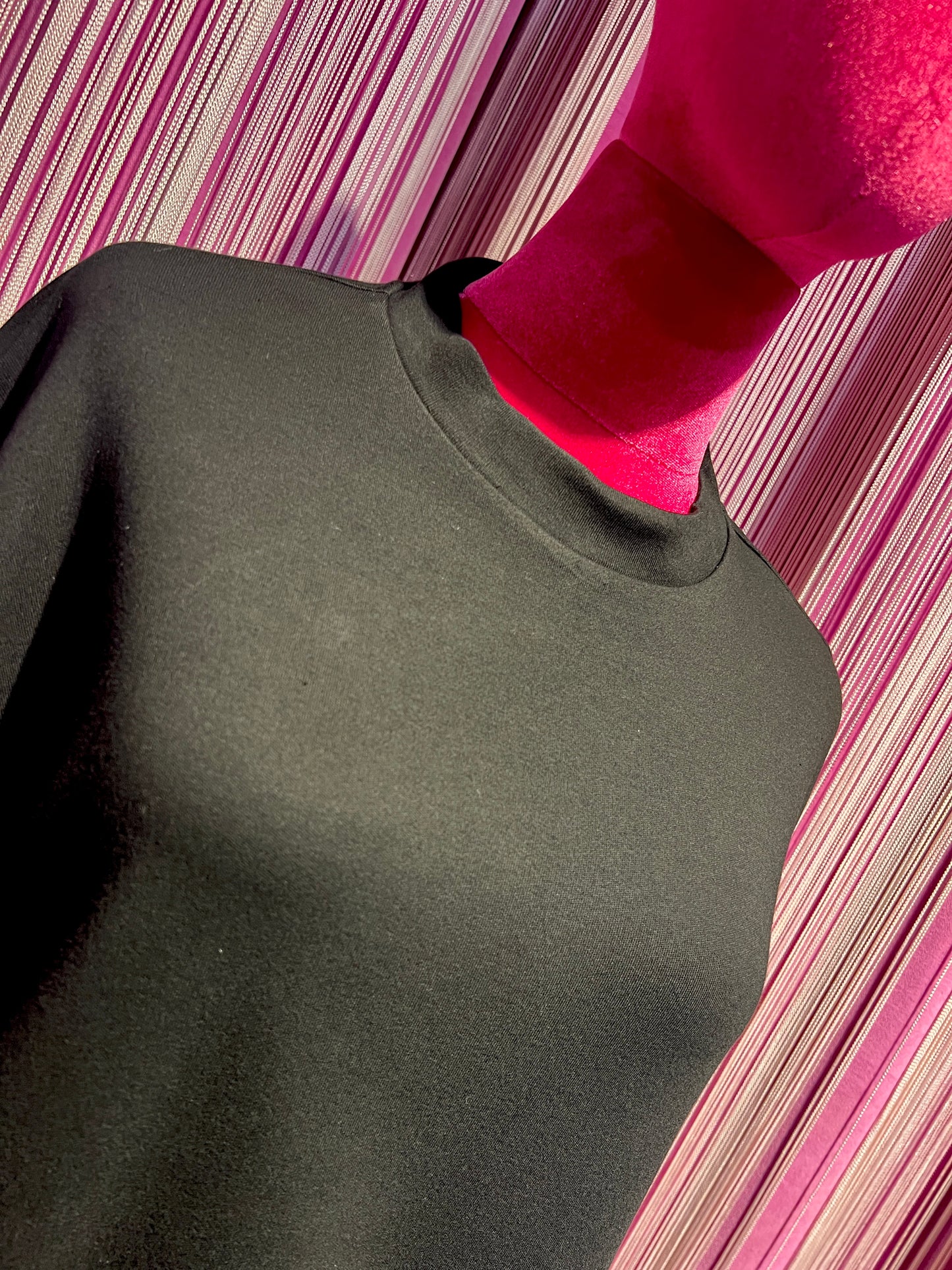 The room t shirt manica lunga svasata