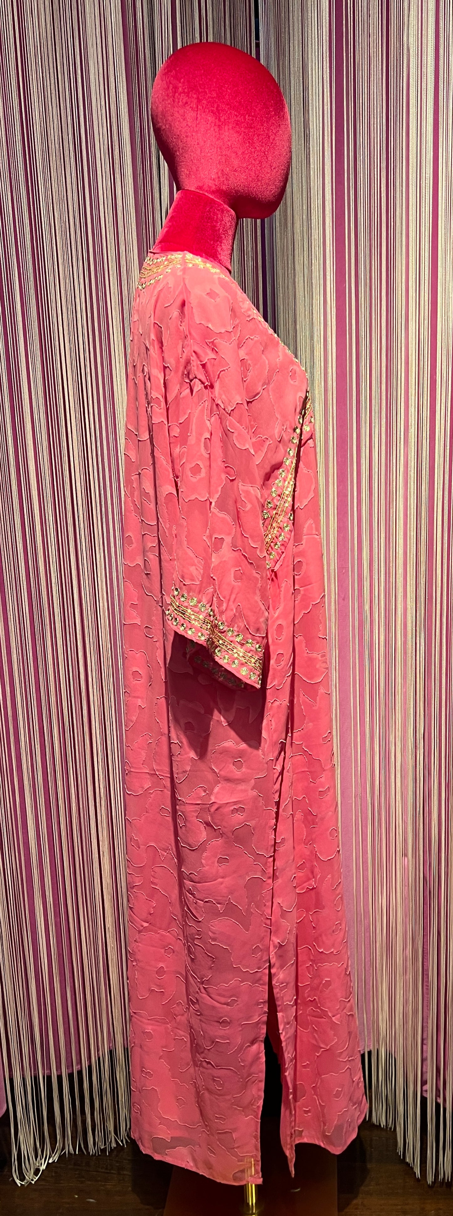 Wild abito/kaftano lungo rosa con applicazioni micro paillettes Justine