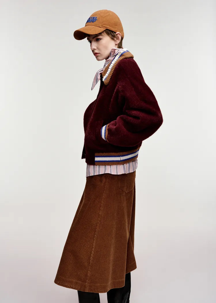 Essentiel antwerp cardigan bordeaux con colletto decorato con perline bianche , toni del marrone blu e bianco sporco