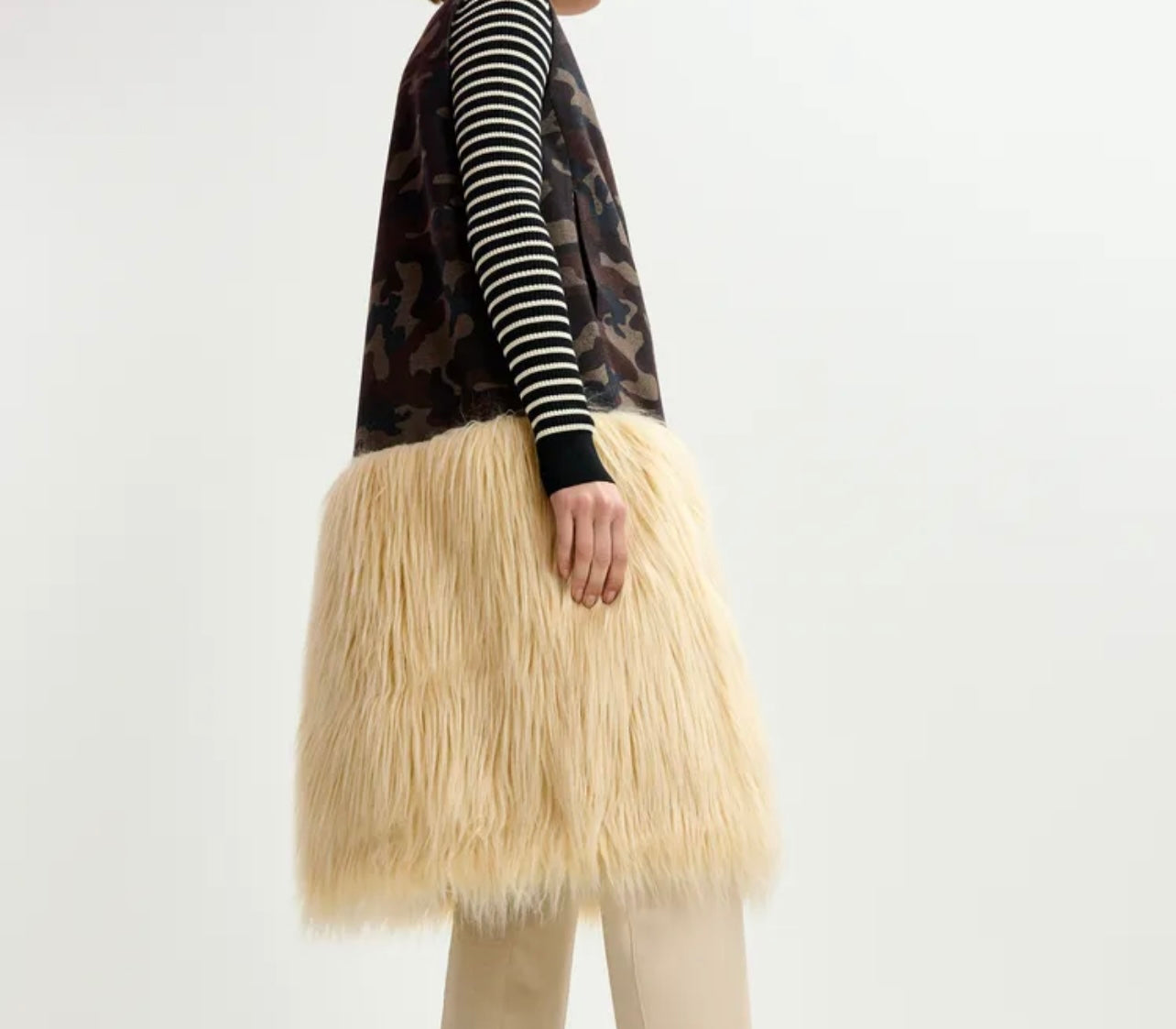 Essentiel antwerp gilet in panno mimetico ecopelliccia panna