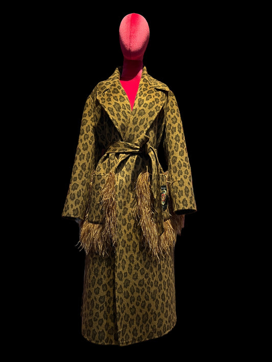 11 love is glamour cappotto fantasia leopardo marrone tasche patch e piume