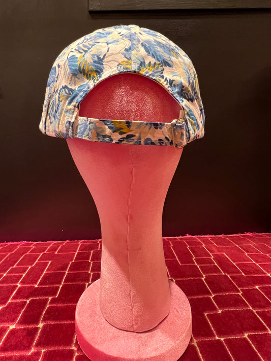 Cappello cotone regolabile con visiera, fantasia foglie blu su fondo bianco, C bluette