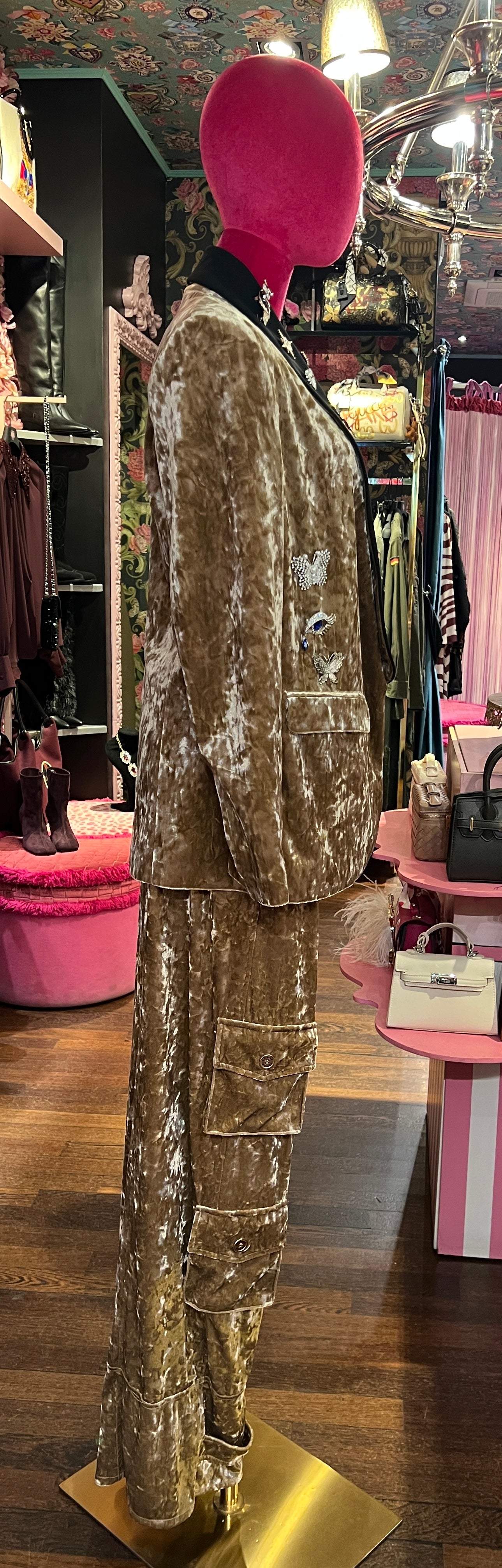 5 Progress completo velvet caramello giacca con spille e pantalone cargo