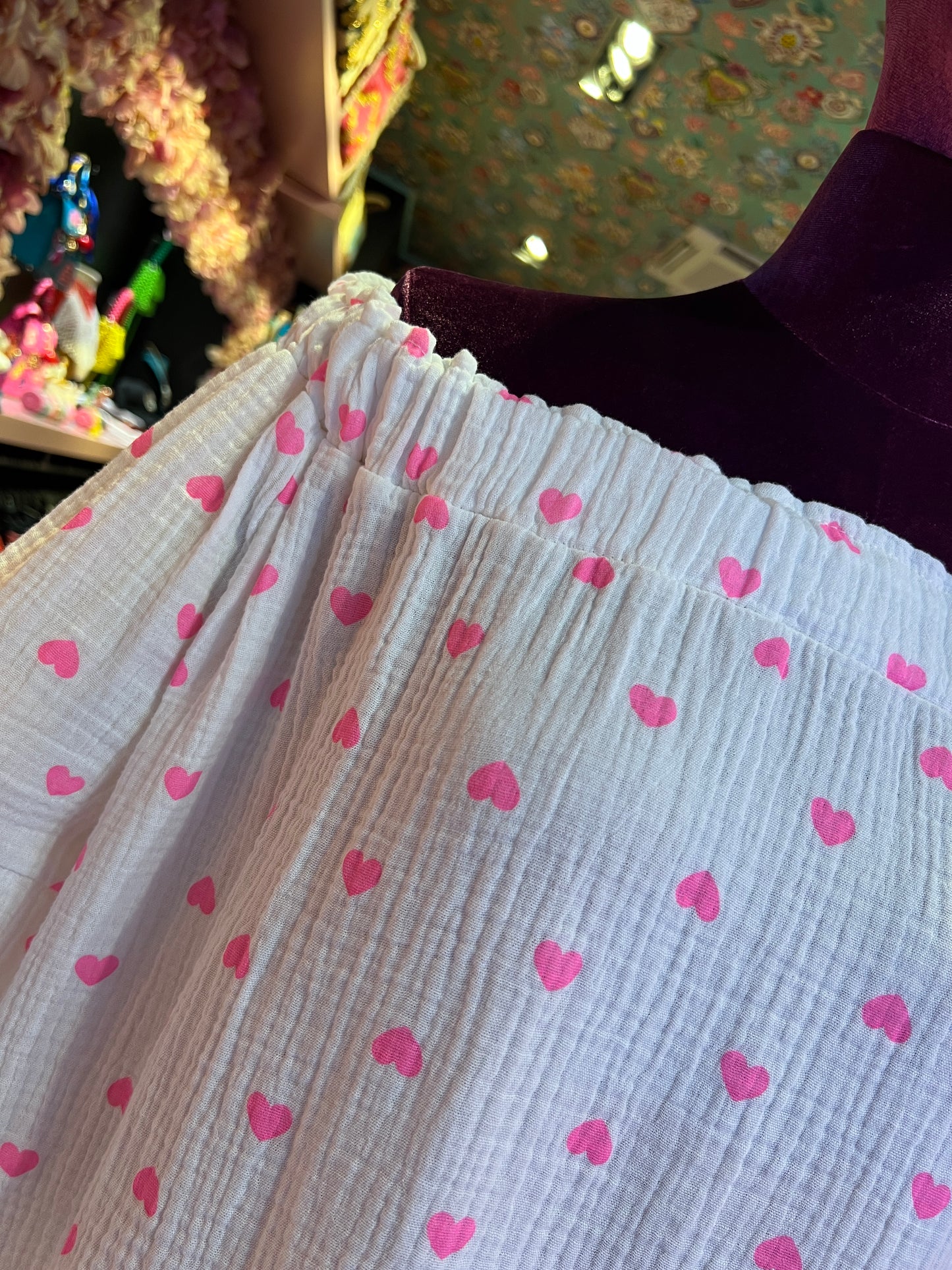 Mon amour -40%Paris blusa bianca scollo Bardot con cuori fucsia