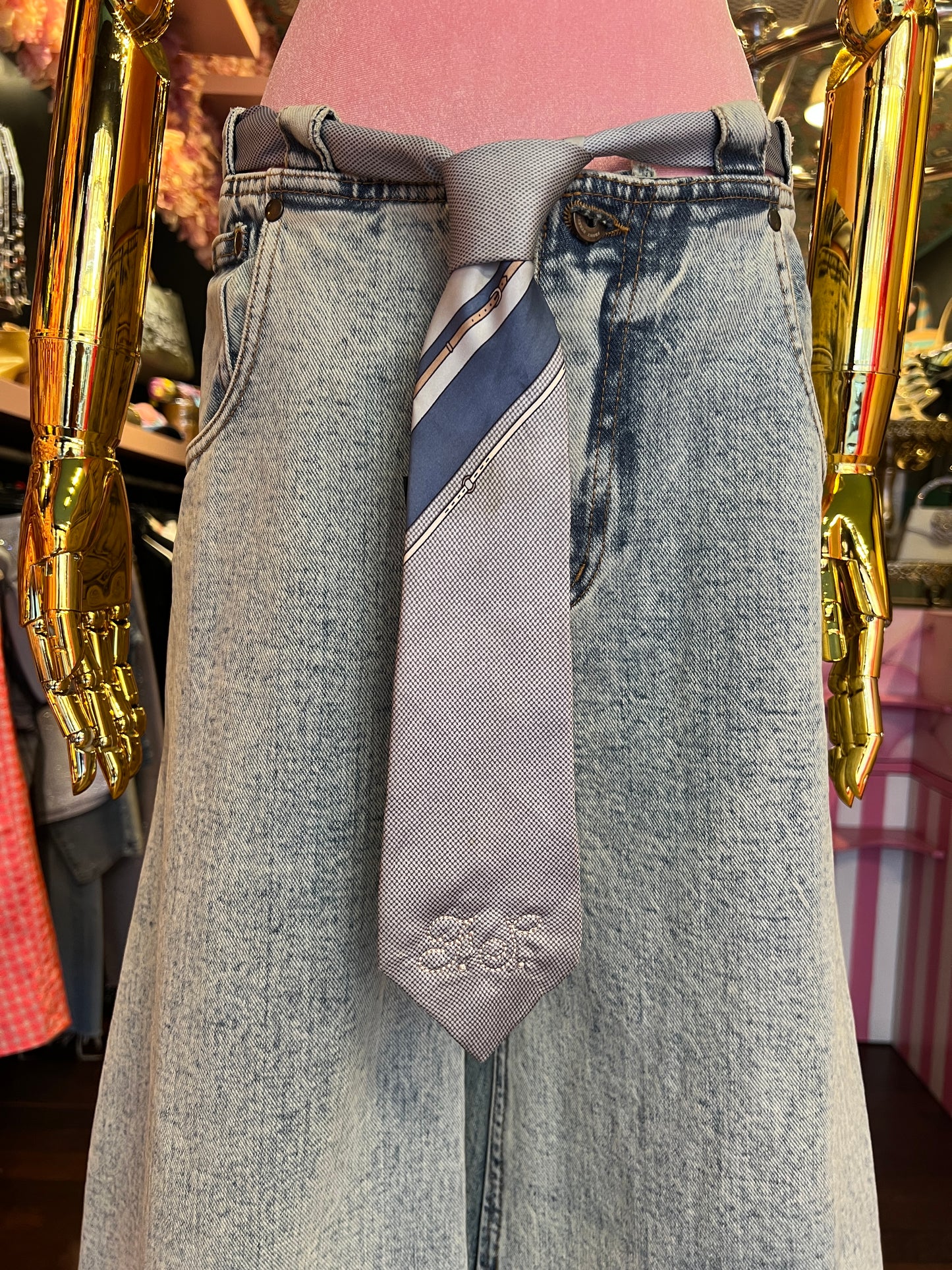 Front street pantalone jeans largo super aged con cinta cravatta