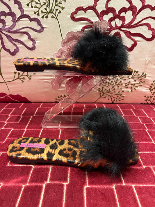 Love & roses ciabattina stampa leopardata con fascia ecopelliccia nera