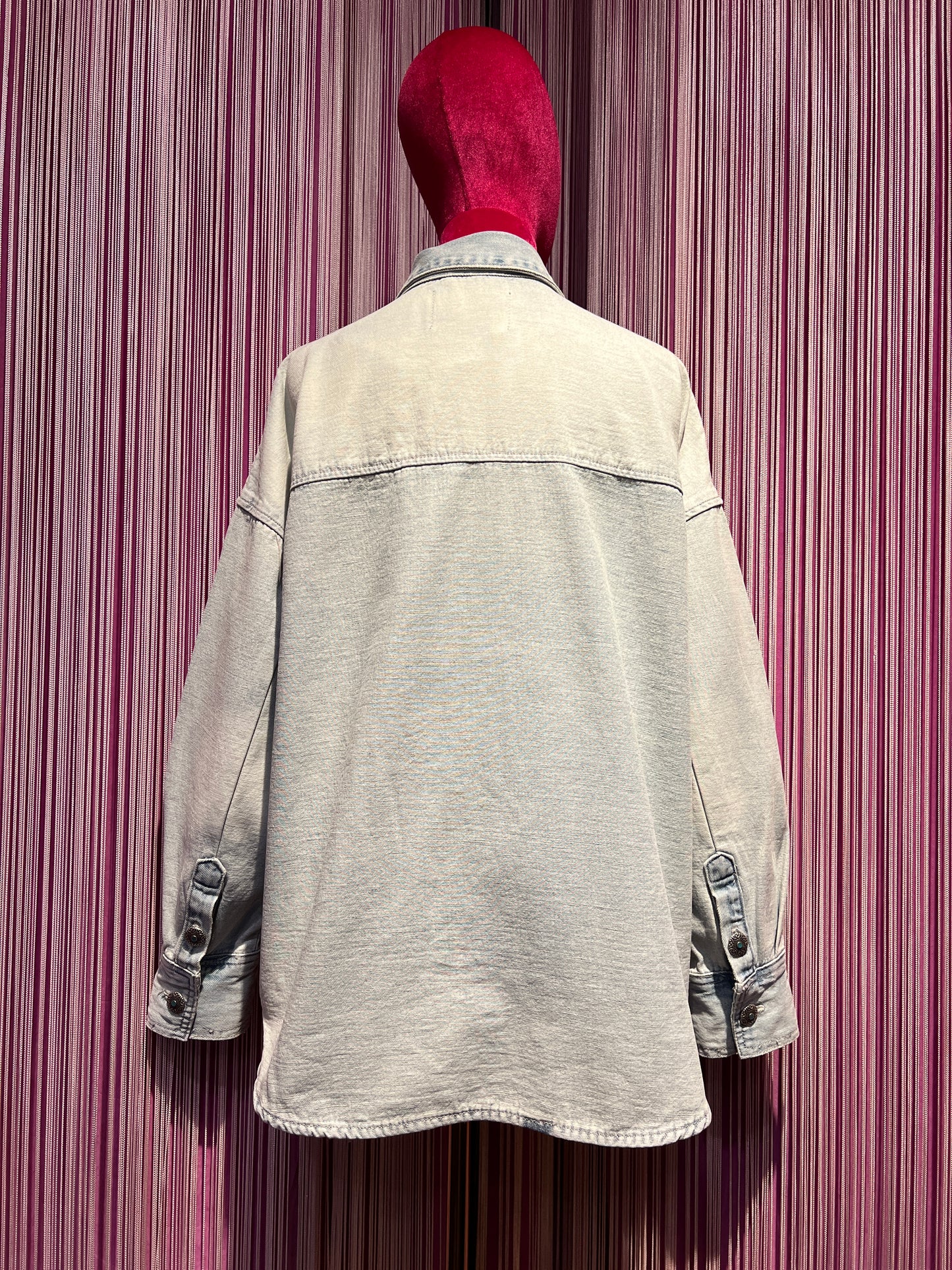 Sincere Paris camicia jeans denim chiaro con scritte perline colorate