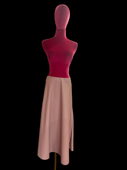 The room gonna in ecopelle rosa