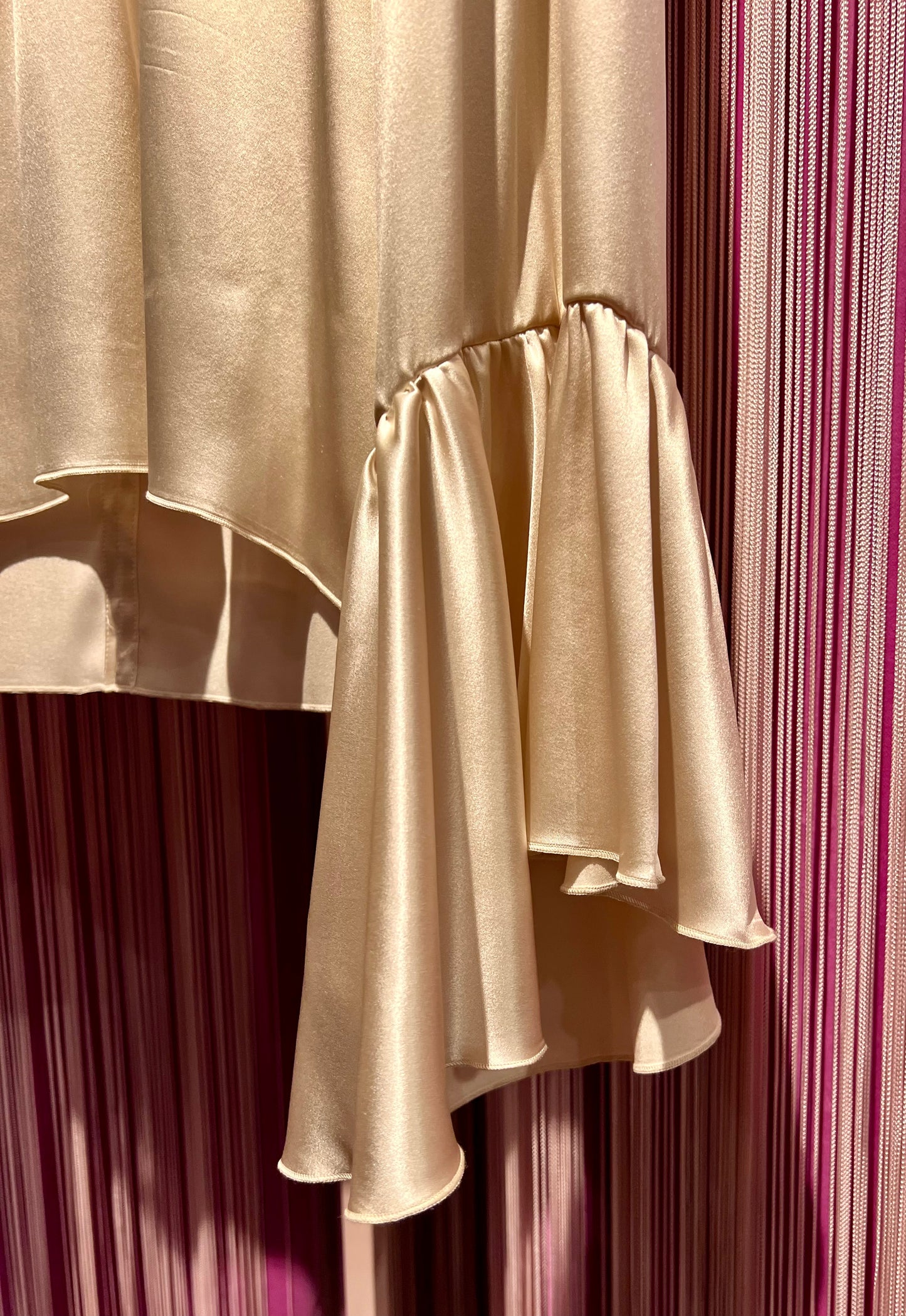 Hanami D’or meno 50% blusa seta ecru’ collo alto con manica volant Ortiz