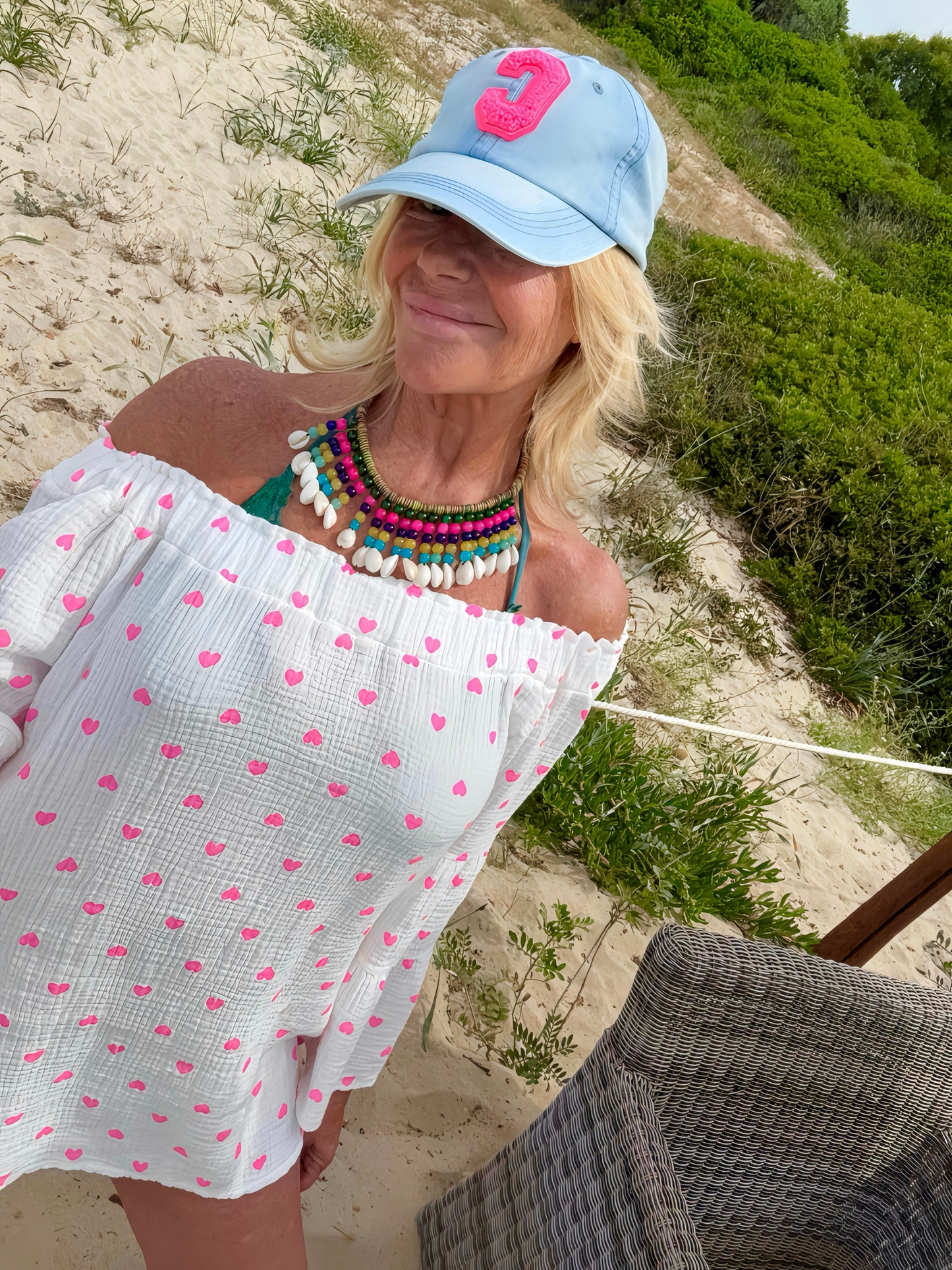 Mon amour -40%Paris blusa bianca scollo Bardot con cuori fucsia