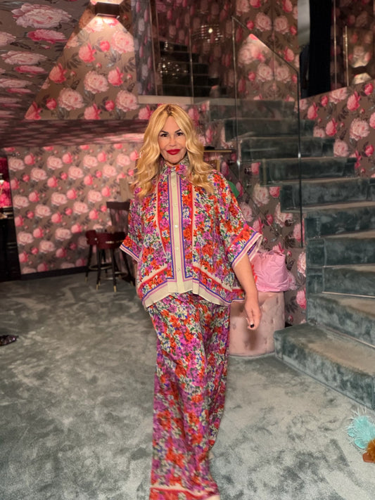 Essentiel antwerp completo pantalone e camicia oversize in misto seta multicolore con stampa floreale