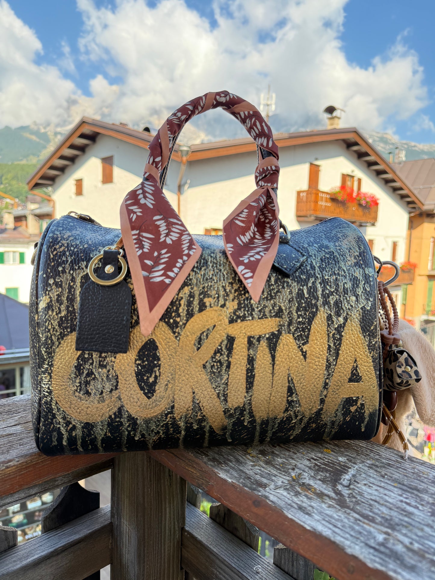 ABpink🩷 bauletto pelle colore nero dipinto a mano