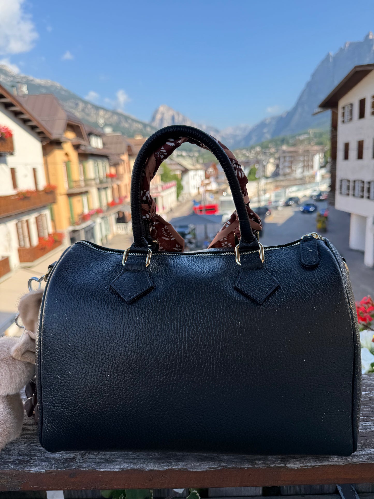 ABpink🩷 bauletto pelle colore nero dipinto a mano
