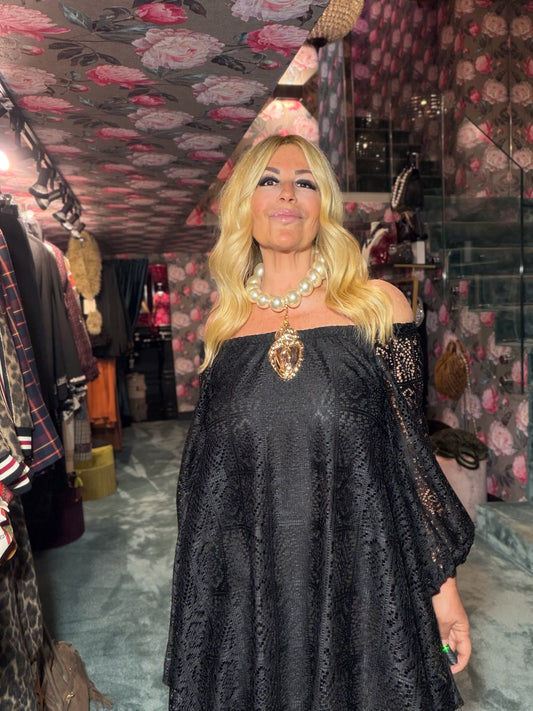 Mon amour Paris abito in pizzo nero scollo Bardot con cinta in vita