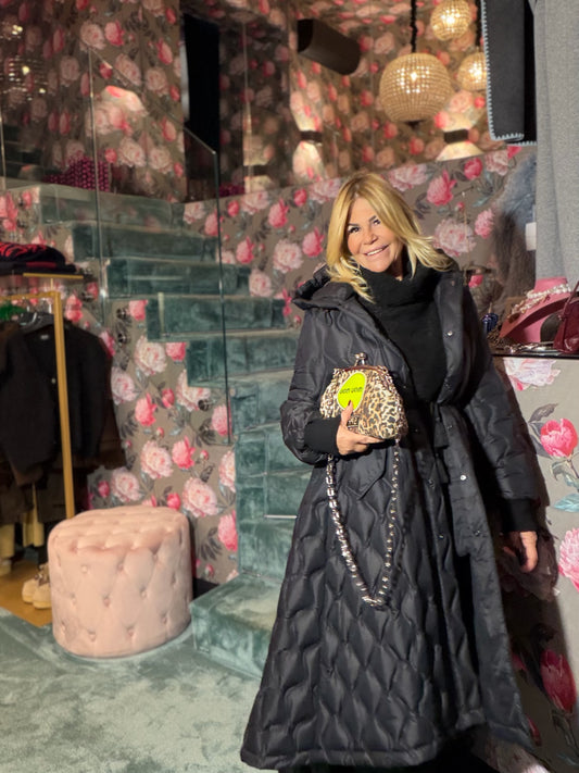 Amosa piumino lungo con cappuccio nero coulisse in vita