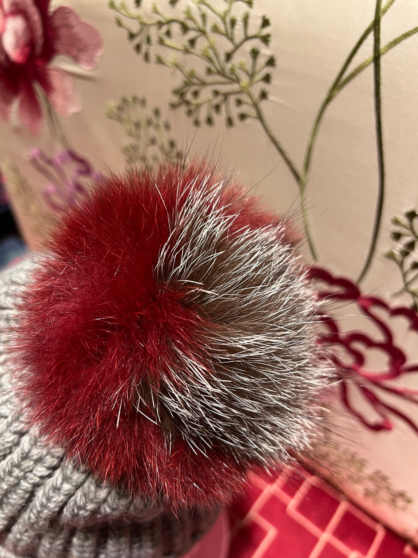 N.4 -50% di sconto cappello maglia grigio pon pon bordo e grigio