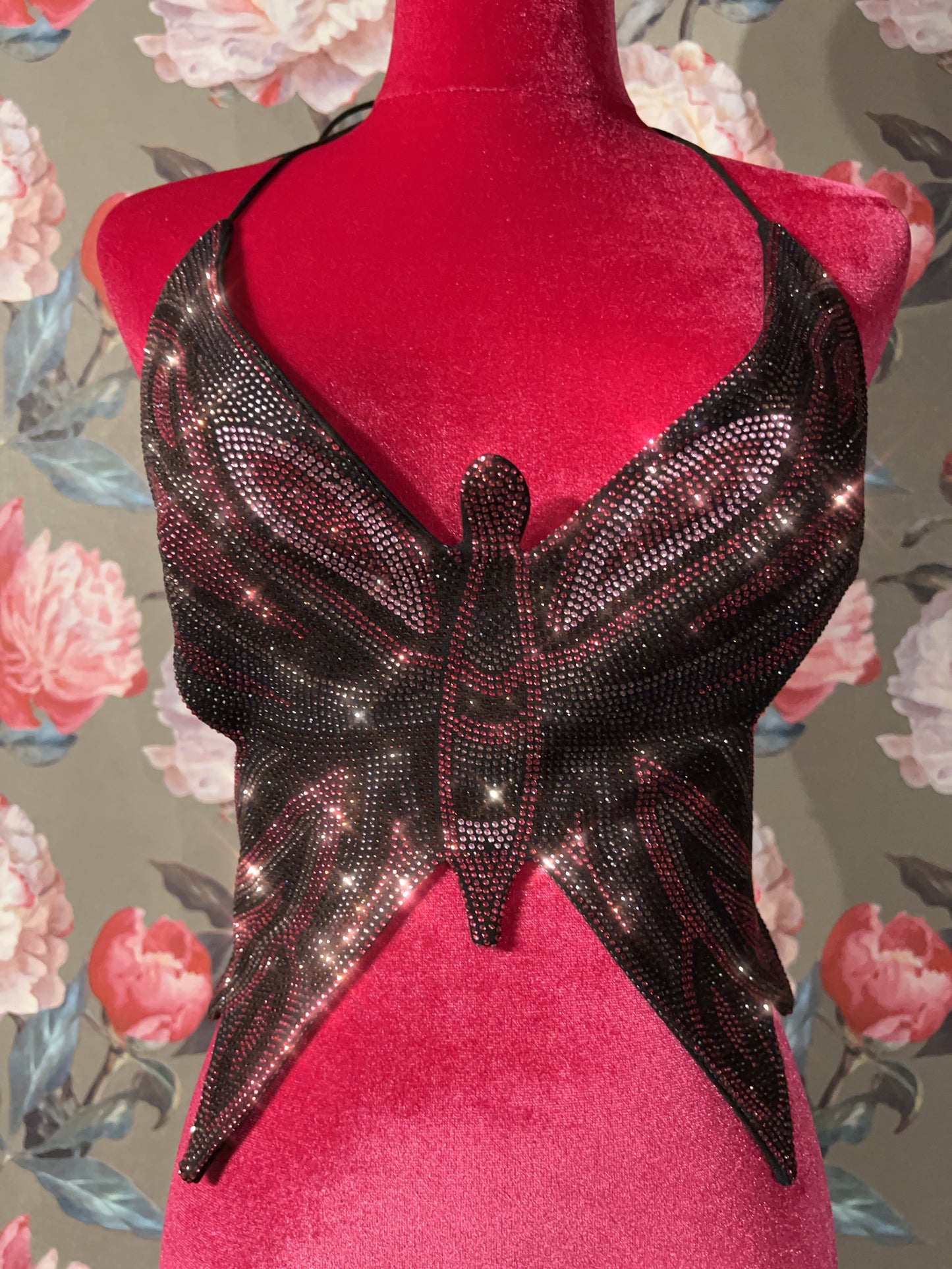 Pretty please top farfalla viola e rosa full Swarovski
