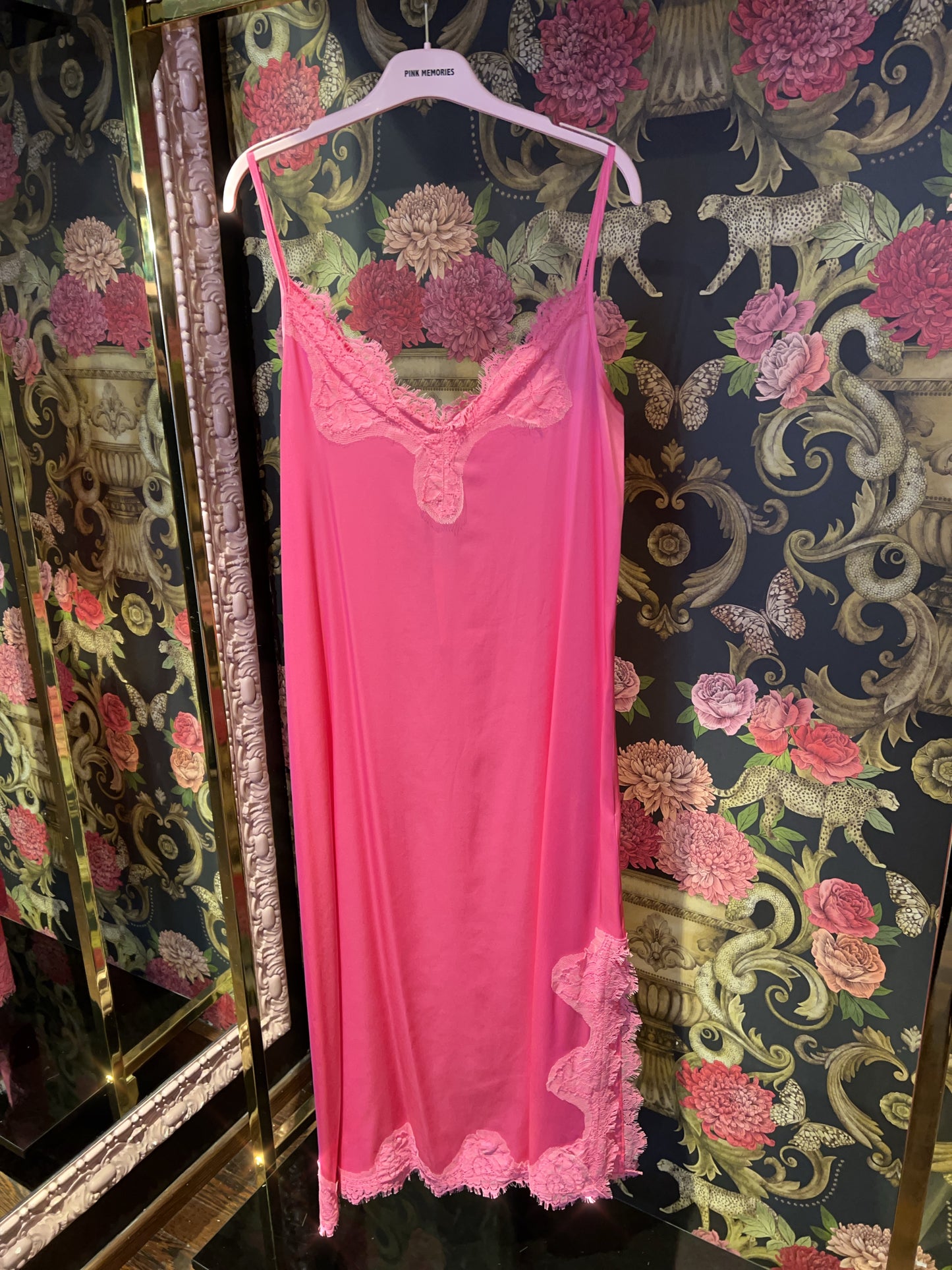 Pink memories -40%abito sottoveste spacco pizzo fuxia