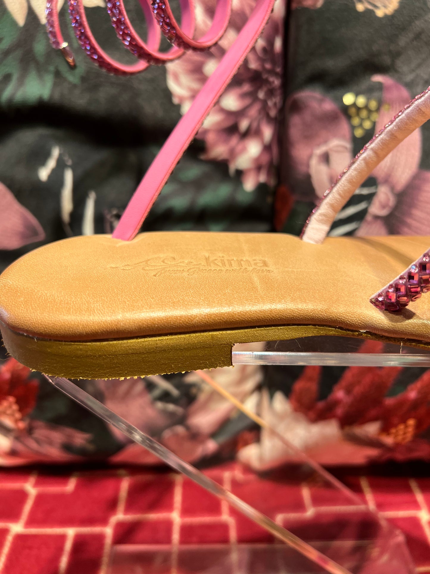 Kima meno 50% sandalo Swarovski fuxia