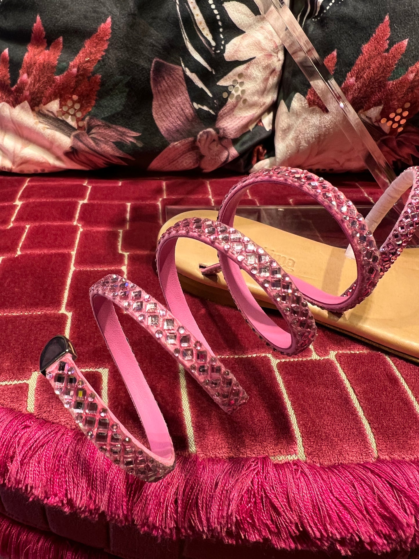 Kima meno 50% sandalo Swarovski fuxia