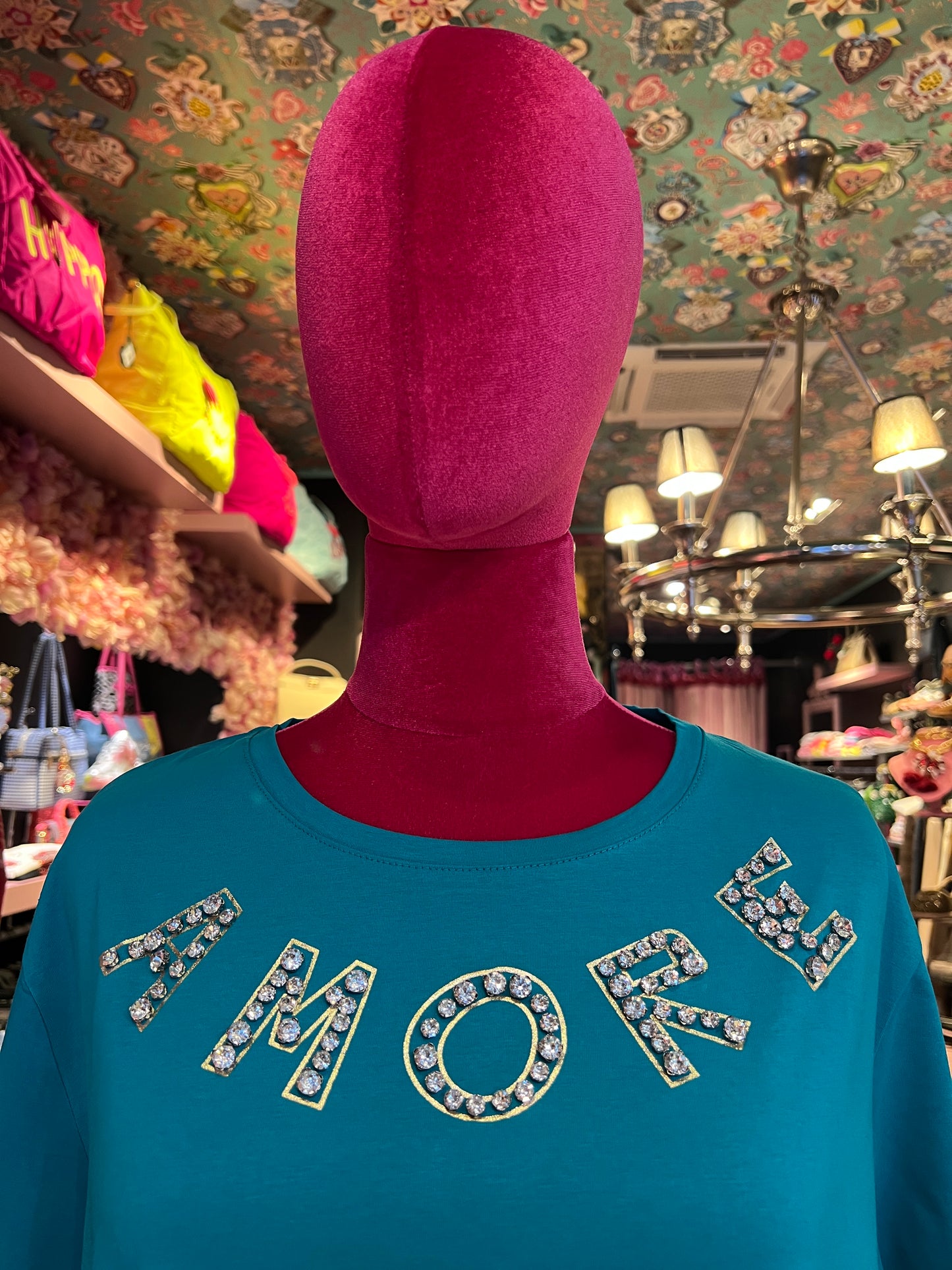 Mon amour Paris sconto -30% t shirt mezza manica verde petrolio con scritta “ Amore” con cristalli