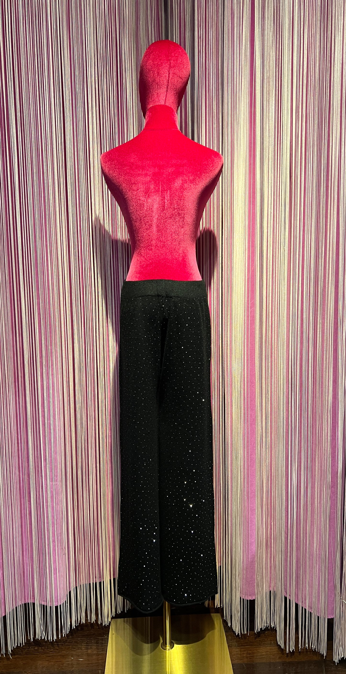 The room completo nero maglia e pantalone pois di cristalli