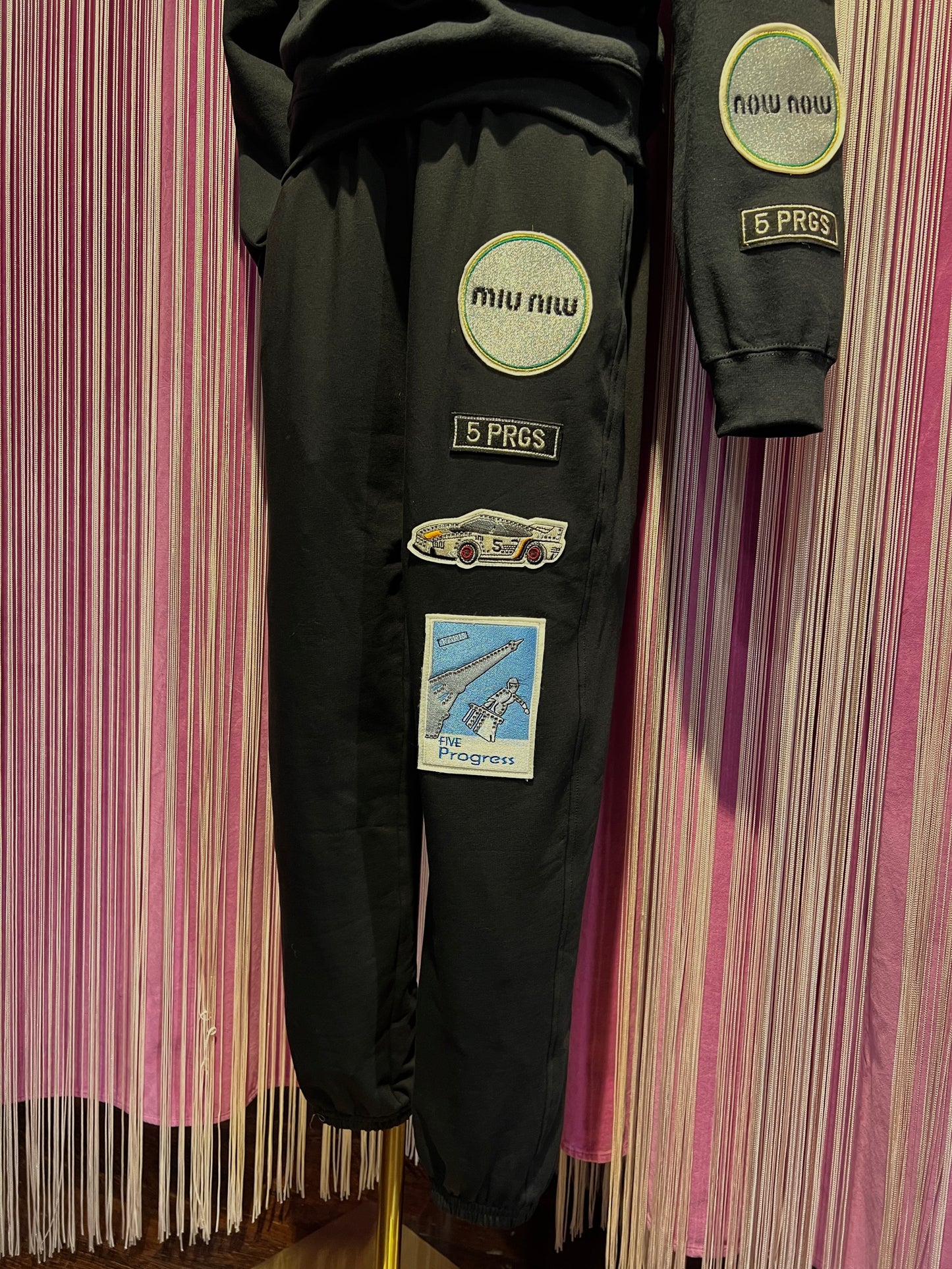 5 Progress completo felpa e pantalone con applicazione patch